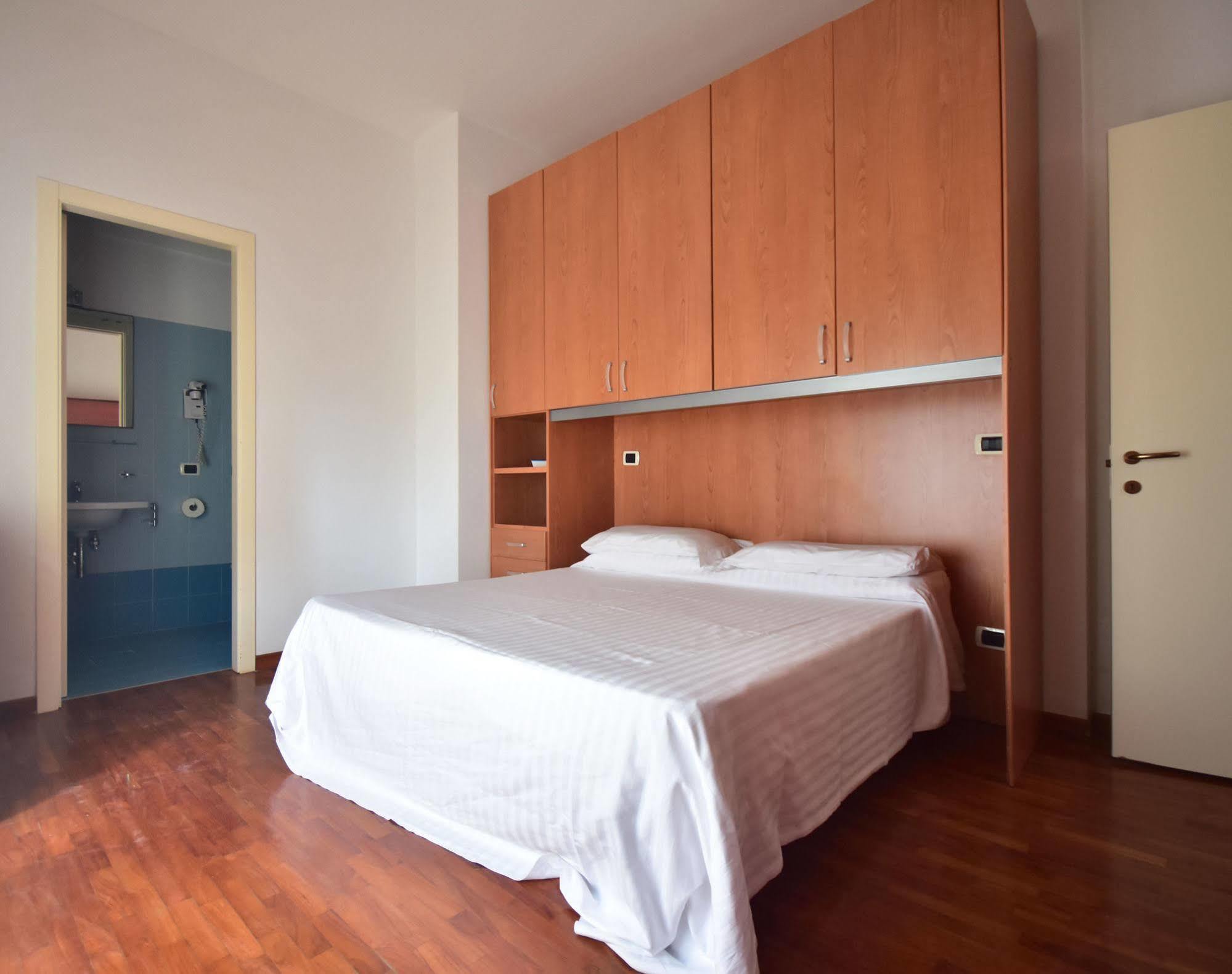 סניגליה Residence Avana מראה חיצוני תמונה